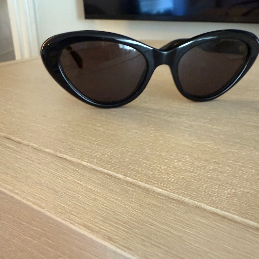 Gucci Black Cat Eye Sunglasses - Picture 7 of 8
